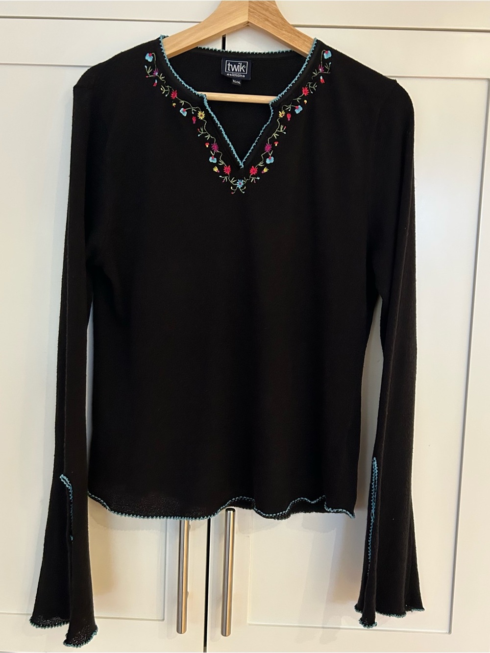 Twik Black with Flower 🌺 Embroidery and Split Bell Cuffs - Picture 12 of 12